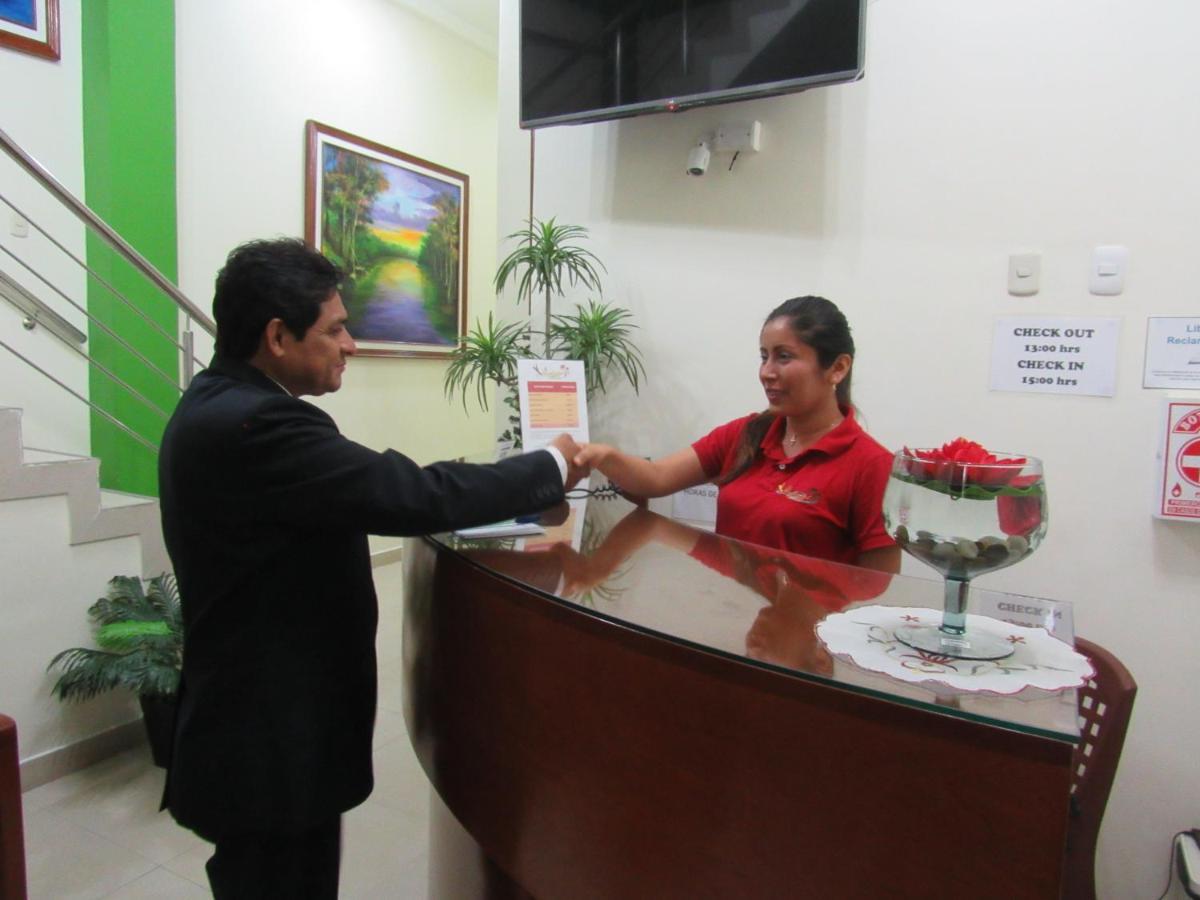 Alojamiento El Cardenal Iquitos Ngoại thất bức ảnh