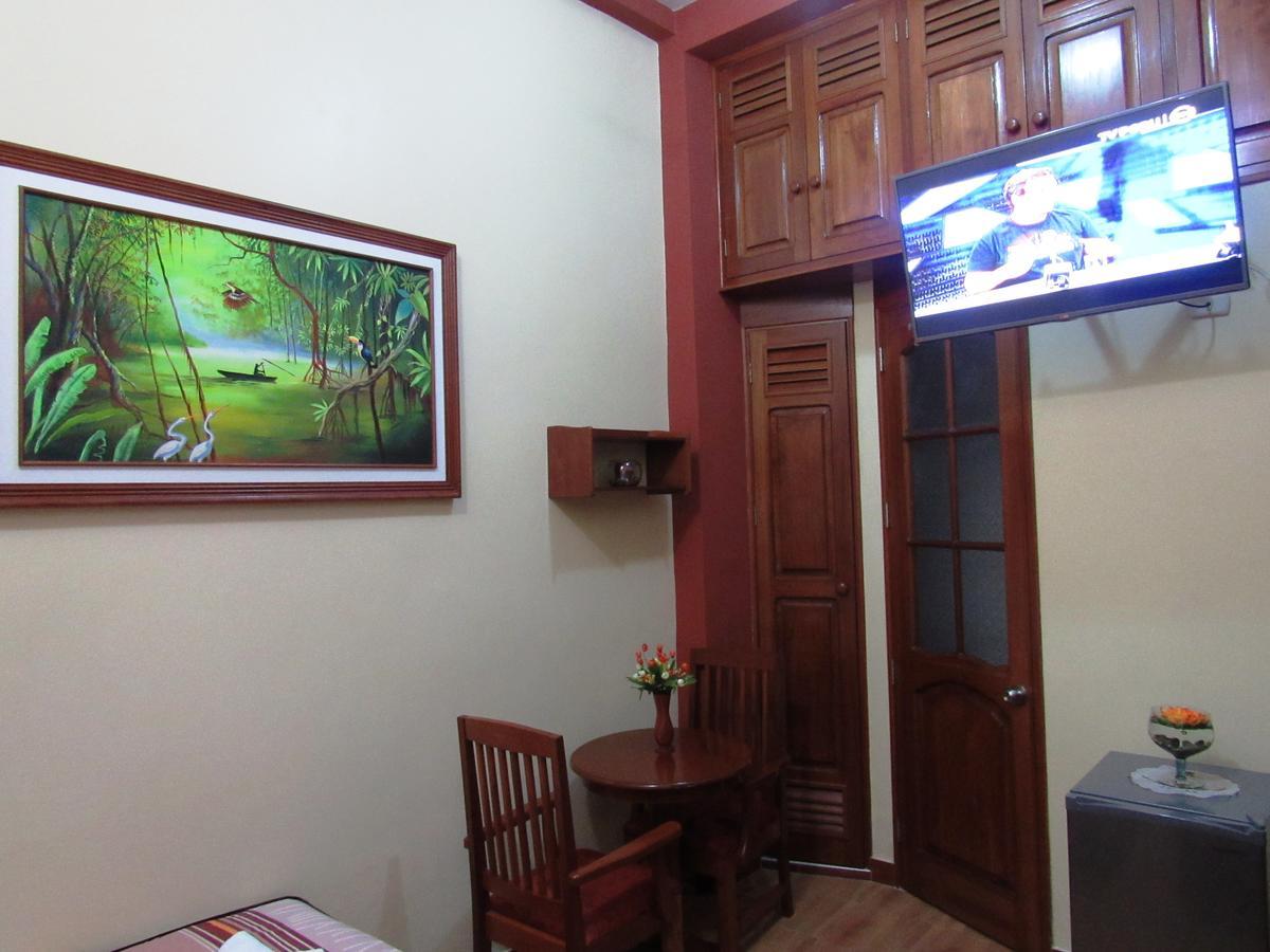 Alojamiento El Cardenal Iquitos Ngoại thất bức ảnh