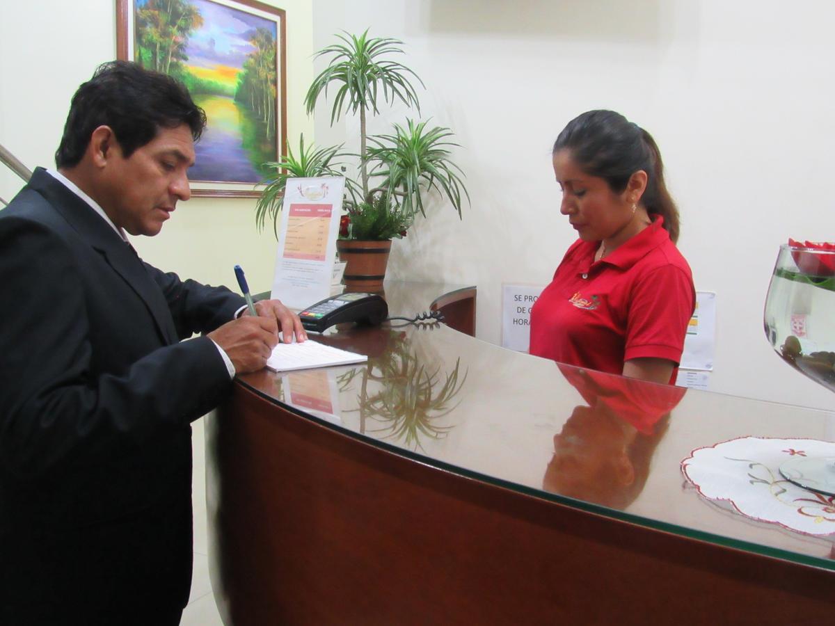 Alojamiento El Cardenal Iquitos Ngoại thất bức ảnh